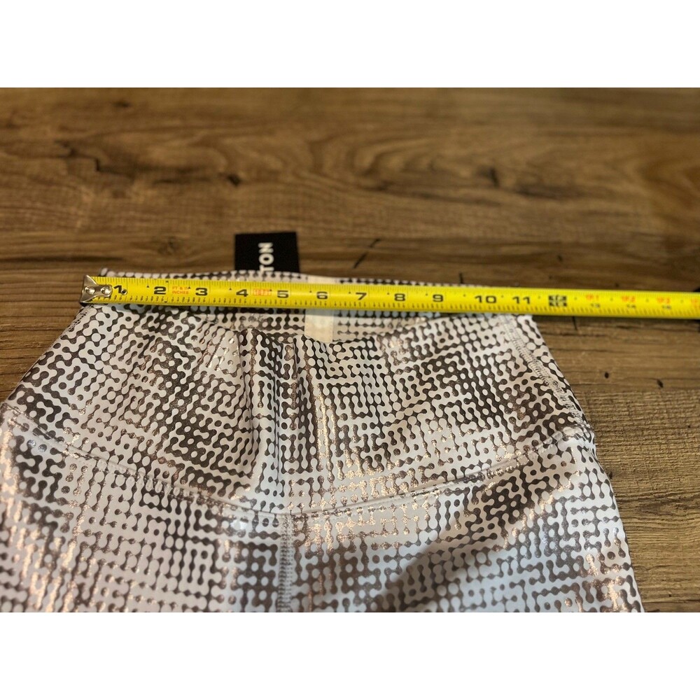 Peloton women’s leggings- Large- NWT-Show UP foil color - Picture 9 of 16